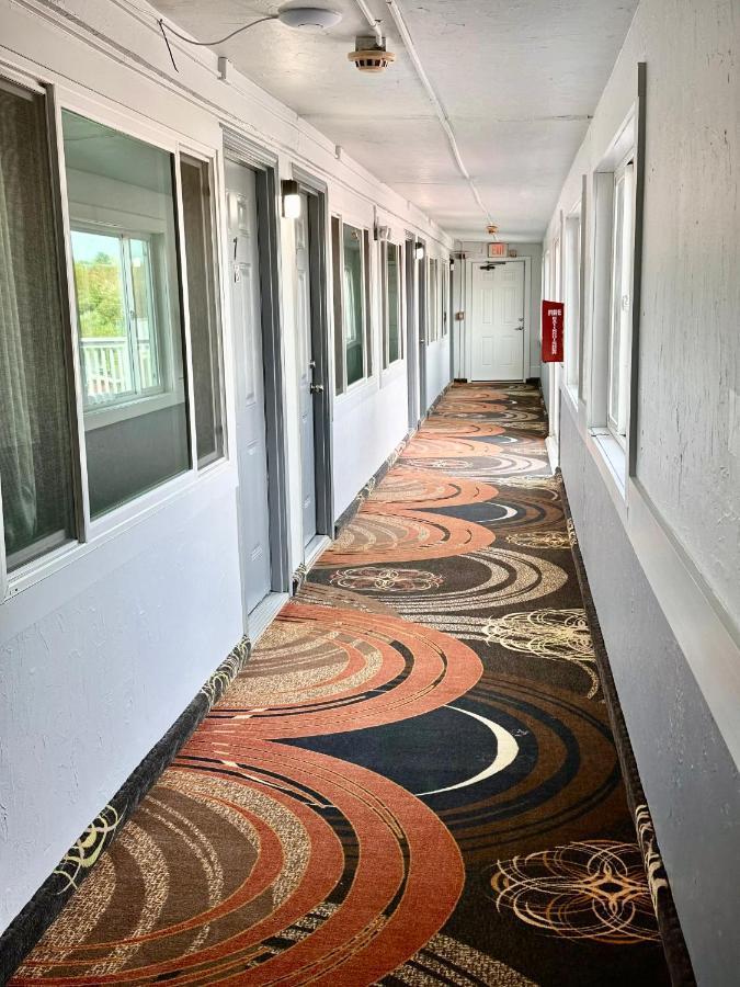 Eastern Inn Bourne Bagian luar foto